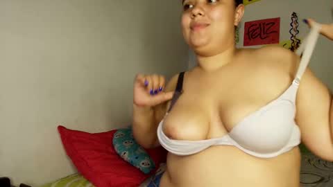 Snapshot of elisuarez_ chatting on November 26, 6:03 am Eliss online show from November 26, 6:03 am