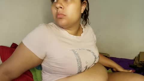 Snapshot of elisuarez_ chatting on December 18, 11:16 am Eliss online show from December 18, 11:16 am