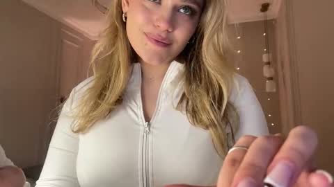 Stephanie online show from March 18, 8:56 pm