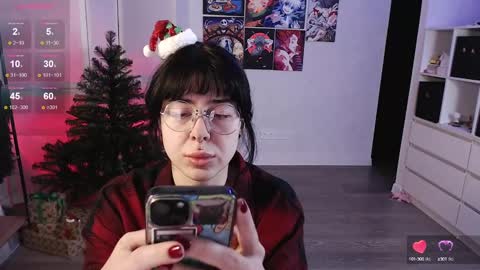 Snapshot of eliza_benet_ chatting on December 21, 5:51 pm Ari online show from December 21, 5:51 pm