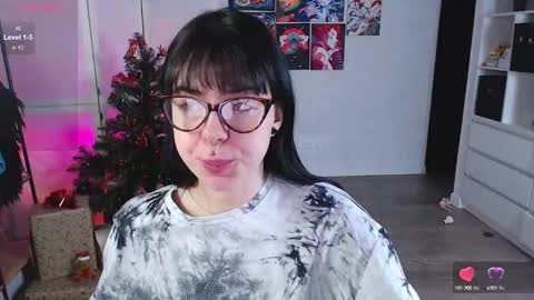 Snapshot of eliza_benet_ chatting on January 8, 4:44 pm Ari online show from January 8, 4:44 pm