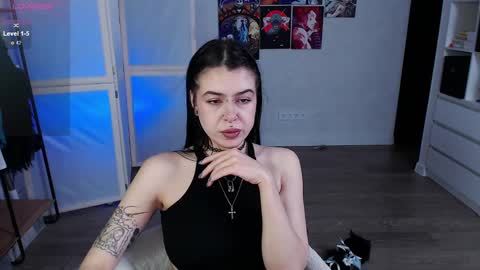 Snapshot of eliza_benet_ chatting on January 26, 4:30 pm Ari online show from January 26, 4:30 pm