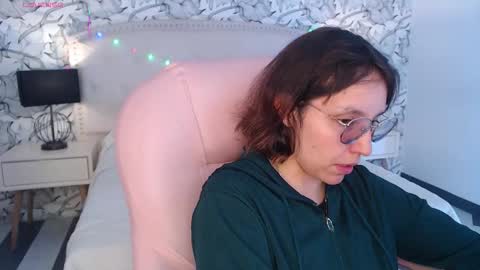 Eliza online show from December 4, 7:22 pm