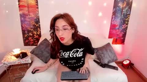 Snapshot of elizabet_swann chatting on February 19, 12:12 pm elizabet_swann online show from February 19, 12:12 pm