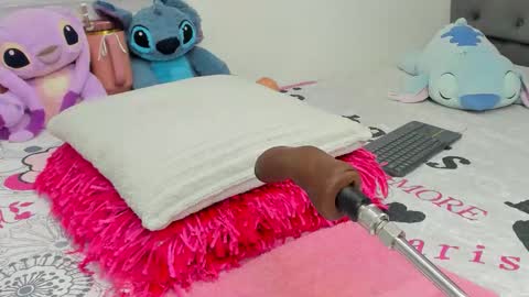 Snapshot of elizabeth_18_ chatting on November 1, 4:14 am ELIZA online show from November 1, 4:14 am