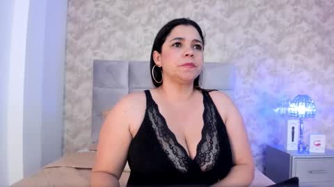 Elizabeth online show from January 10, 8:59 pm