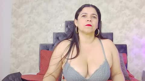 Elizabeth online show from January 11, 12:15 am