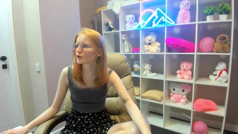 Elizabeth online show from February 28, 12:20 pm