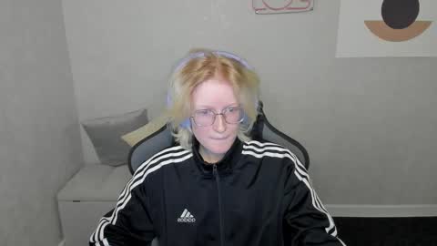 Elizabeth online show from September 11, 1:17 am