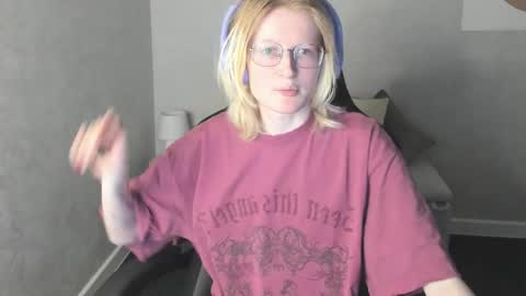 Elizabeth online show from December 5, 2:09 am