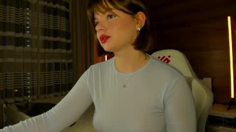 Elizabeth online show from May 18, 11:21 pm