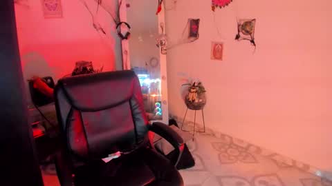 Elizabeth Martinez online show from October 20, 6:19 pm