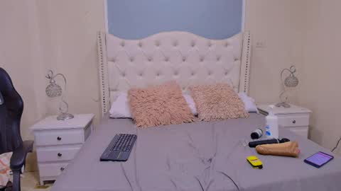 Snapshot of elizabeth_santos1 chatting on March 6, 11:23 pm Elizabeth online show from March 6, 11:23 pm