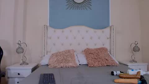 Snapshot of elizabeth_santos1 chatting on March 10, 10:26 pm Elizabeth online show from March 10, 10:26 pm