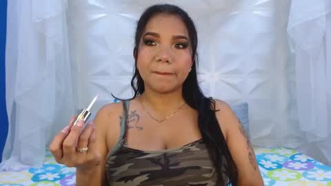 Snapshot of elizabeth_suan_ chatting on April 2, 11:52 am Elizabeth online show from April 2, 11:52 am