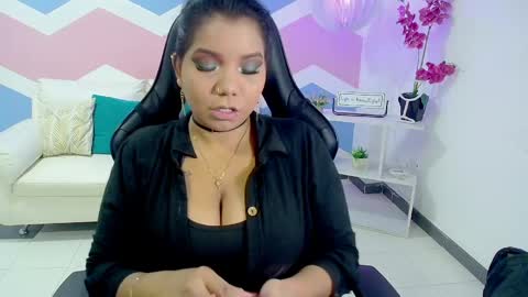 Elizabeth  online show from May 20, 12:22 pm