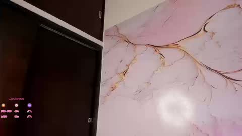 Snapshot of elizabeth_swan18 chatting on March 10, 2:55 pm Elizabeth Swan online show from March 10, 2:55 pm