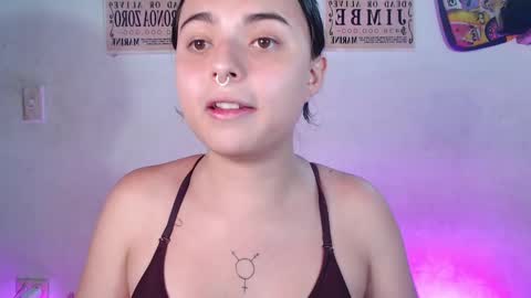 Elizabeth Taylor online show from February 21, 1:22 am