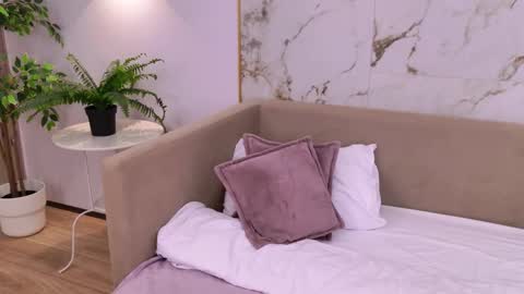 Elizabeth online show from October 15, 4:07 pm