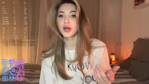 Mia online show from March 14, 5:07 pm