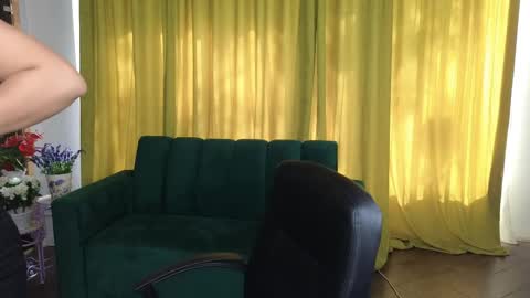 Elizabeth online show from May 18, 5:35 am