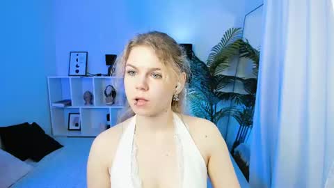 Snapshot of elizabethvane chatting on July 5, 6:42 am Elizabeth online show from July 5, 6:42 am