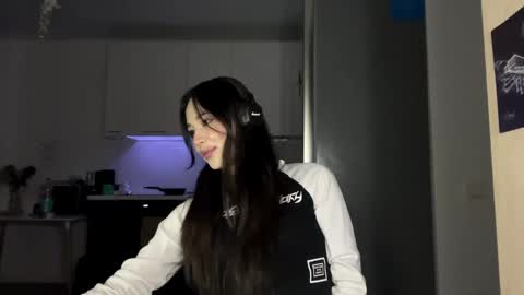 Snapshot of elizabetswan chatting on April 5, 7:33 pm Elizabet online show from April 5, 7:33 pm