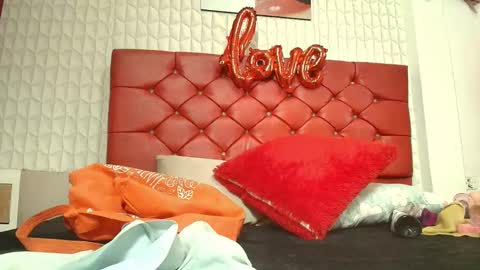 Snapshot of elizabetth_roman chatting on February 26, 8:19 pm elizabetth_roman online show from February 26, 8:19 pm