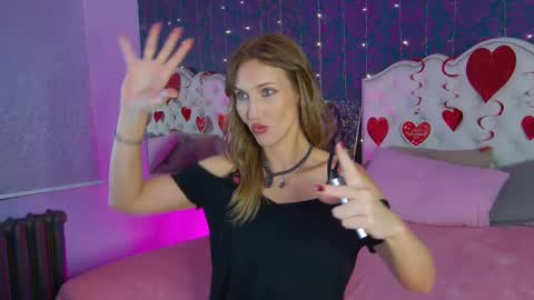 Linda online show from February 16, 8:33 pm