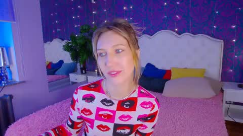 Linda online show from March 30, 9:05 pm