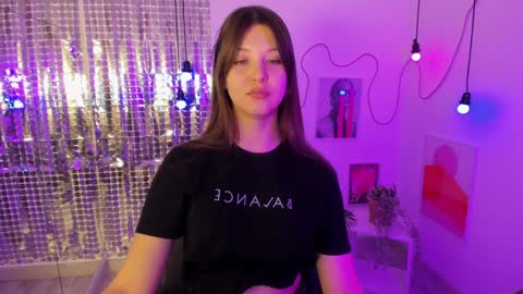 Snapshot of elizamild chatting on December 20, 4:46 pm Eliza online show from December 20, 4:46 pm