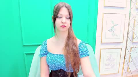 Snapshot of elizamild chatting on December 22, 1:22 pm Eliza online show from December 22, 1:22 pm