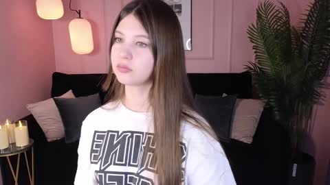 Snapshot of elizamild chatting on December 26, 4:36 pm Eliza online show from December 26, 4:36 pm