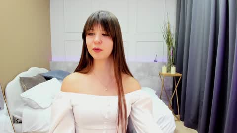 Snapshot of elizamild chatting on February 2, 7:35 pm Eliza online show from February 2, 7:35 pm