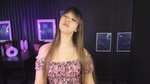 Snapshot of elizamild chatting on February 4, 4:50 pm Eliza online show from February 4, 4:50 pm
