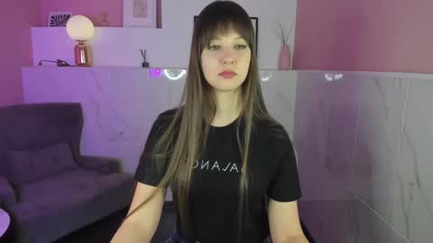 Snapshot of elizamild chatting on February 15, 7:28 pm Eliza online show from February 15, 7:28 pm