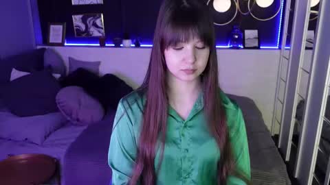 Snapshot of elizamild chatting on February 21, 1:44 pm Eliza online show from February 21, 1:44 pm