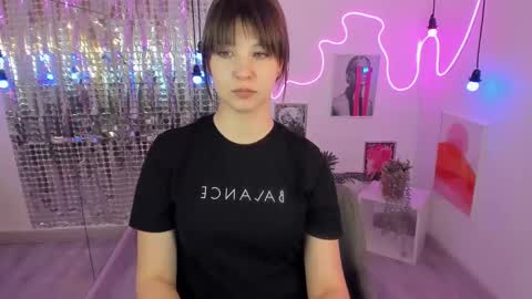 Snapshot of elizamild chatting on March 2, 7:45 pm Eliza online show from March 2, 7:45 pm
