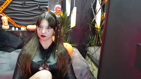 Eliza online show from October 31, 1:45 pm