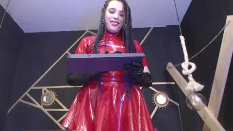 Snapshot of elizatex chatting on December 5, 2:42 am online show from December 5, 2:42 am