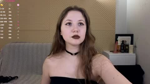 Lisa  online show from April 3, 2:26 pm