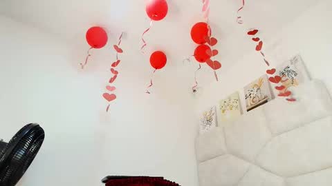 Snapshot of elizawiliamst chatting on March 4, 12:11 pm Eliza online show from March 4, 12:11 pm