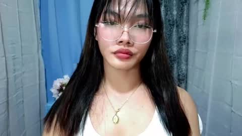 Ella online show from November 14, 3:49 am