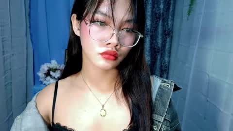 Ella online show from November 14, 9:57 pm