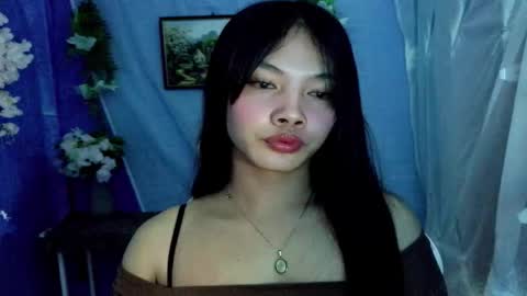 Ella online show from December 22, 10:29 pm