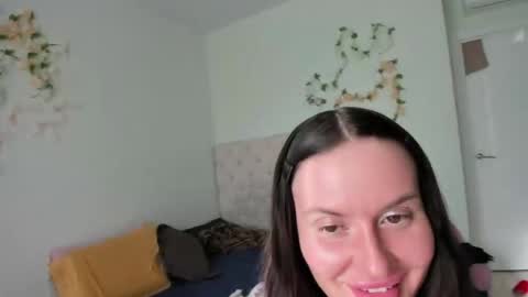 Snapshot of ella_gdss chatting on April 10, 2:22 pm ELLA online show from April 10, 2:22 pm
