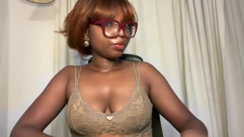 Ella online show from June 23, 2:53 am