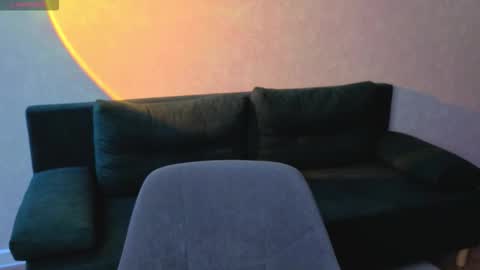 Snapshot of ella_ley chatting on March 18, 9:34 am Ella online show from March 18, 9:34 am