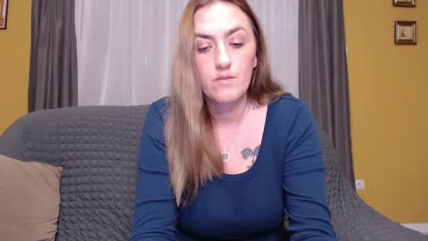 Snapshot of ella_max_live chatting on February 15, 9:15 pm Ella Max online show from February 15, 9:15 pm