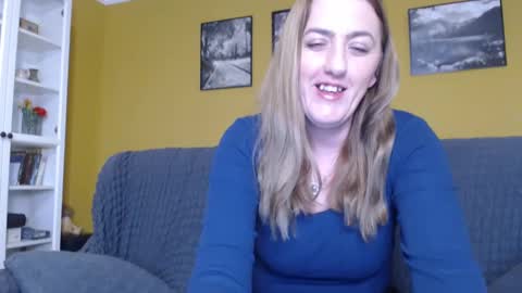 Snapshot of ella_max_live chatting on March 4, 7:08 am Ella Max online show from March 4, 7:08 am